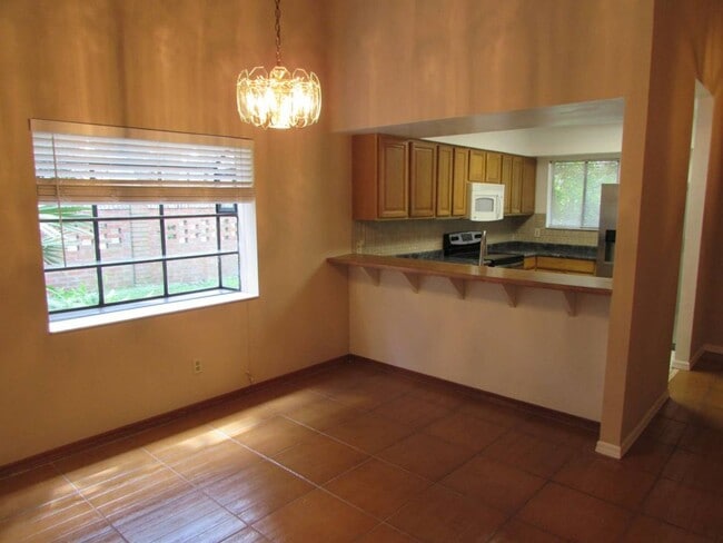 Building Photo - 2 Bedrooms/ 2 Baths, Large 2 story 1,050+ ...