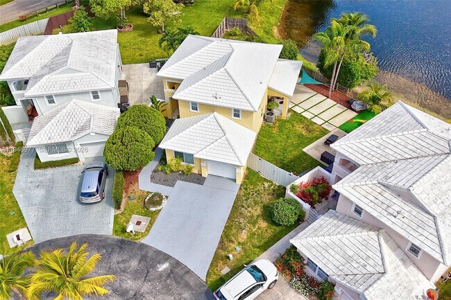 Building Photo - 15481 SW 47th Terrace