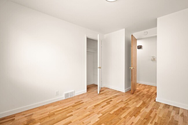 Building Photo - 4837 Fauntleroy Wy SW
