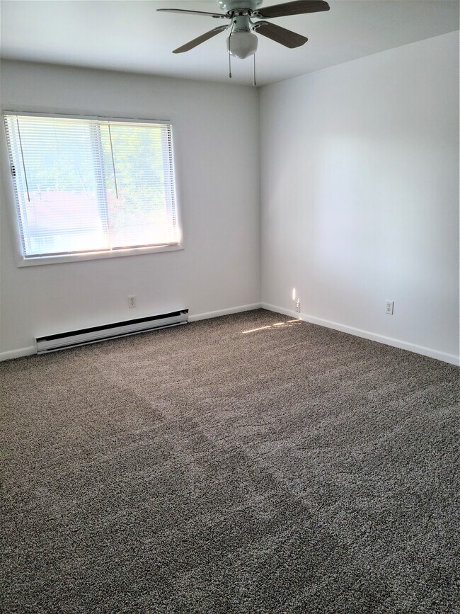 Building Photo - 6480 Evergreen Ave
