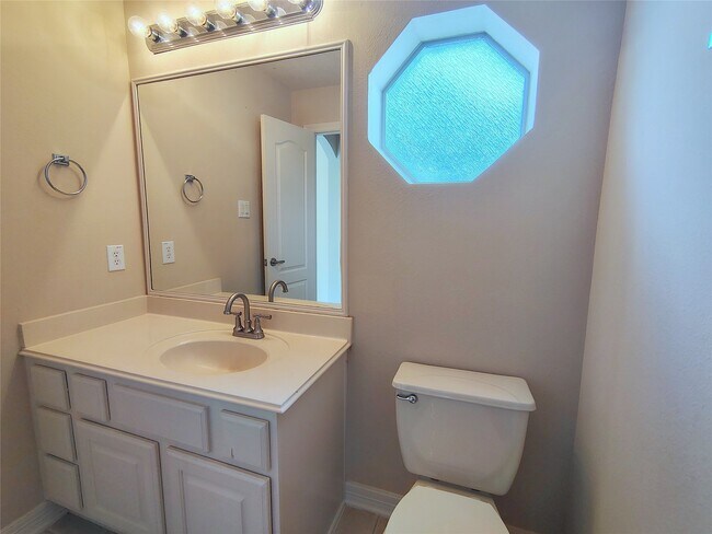 Building Photo - 5606 Grandwood Ln