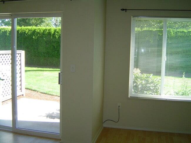 Building Photo - 7117 SW Sagert St