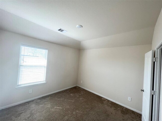 Building Photo - 14633 E Pine Heart Dr