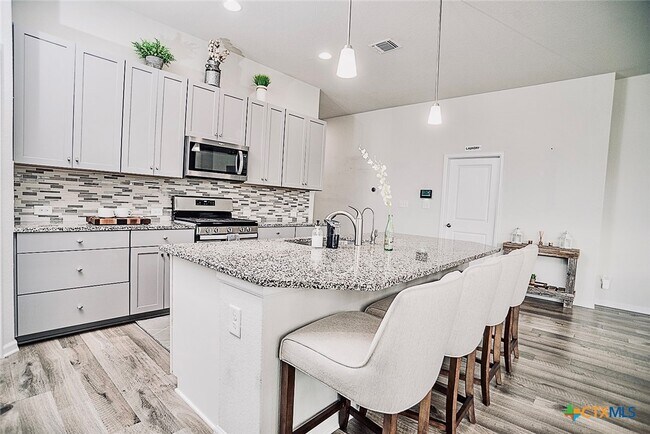 Building Photo - 688 Bridgestone Way