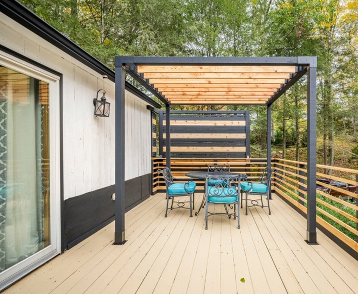 Building Photo - 1Newtown Turnpike