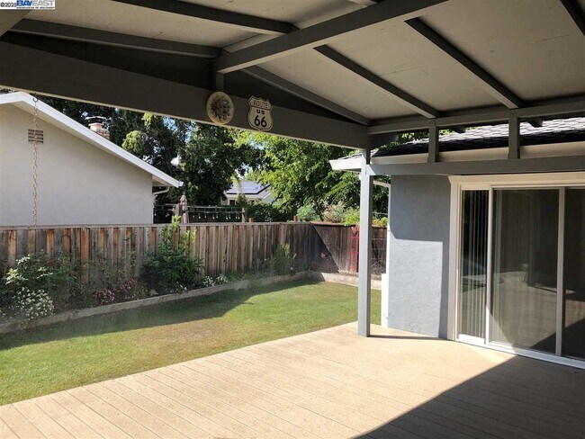 Building Photo - 775 Leland Way