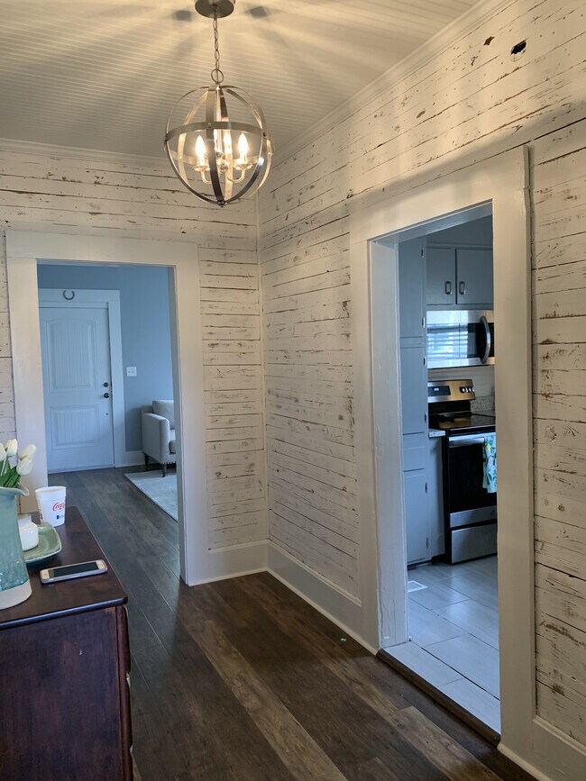 Building Photo - 1705 5th Ave