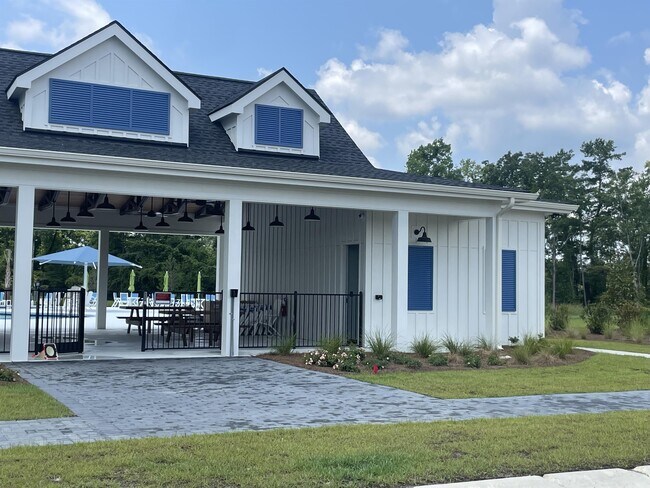 Building Photo - 240 Blue Haw Dr