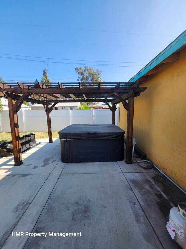 Building Photo - Newly Remodeled Home in Pomona