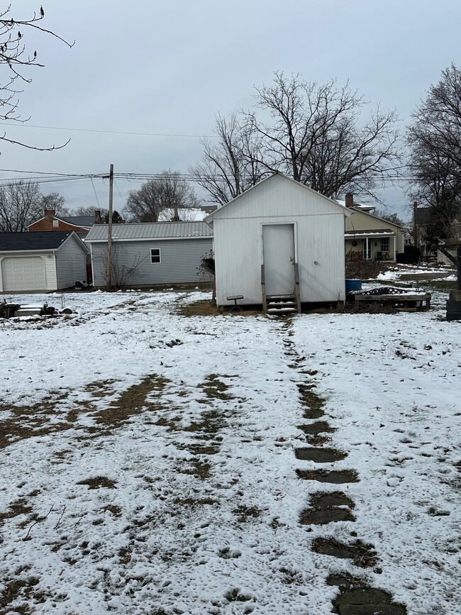 Building Photo - 115 Carpenter St