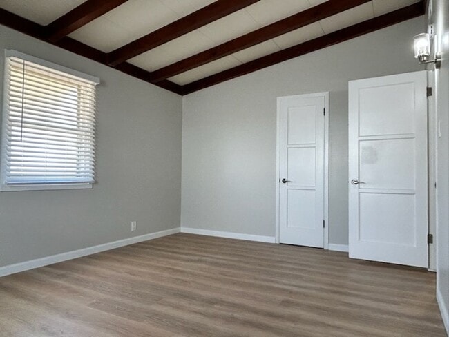 Building Photo - 401 N Norma St