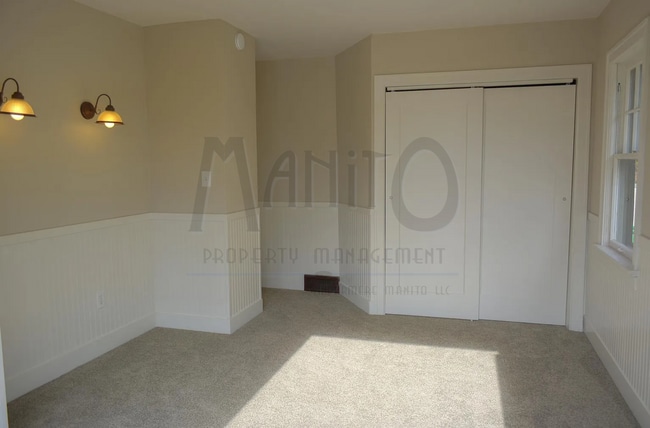 Building Photo - 1714 S Maple Blvd