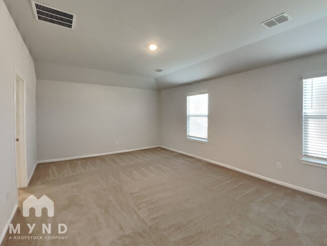 Building Photo - 5901 Piedrosa Ct