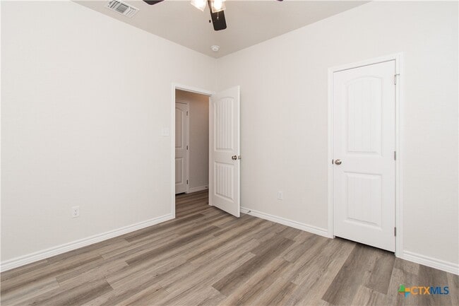 Building Photo - 121 Leon St