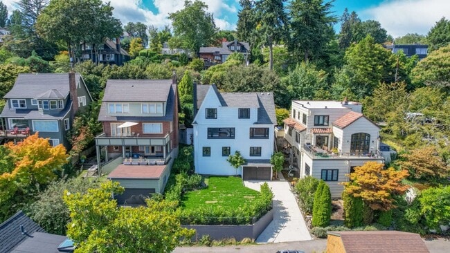 Building Photo - 4Bd/1.75Ba Seattle House