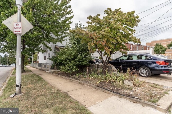 Building Photo - 365 Bonsal St