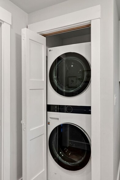 Building Photo - 1596 Ronne Dr