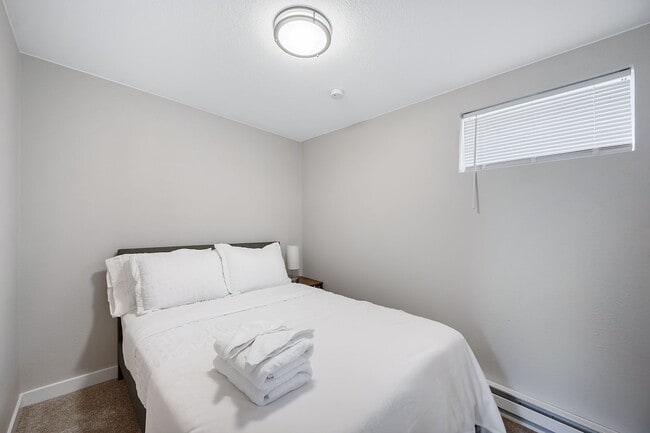 Building Photo - Remodeled and Furnished 1BD, 1BA in the Highlands with Off-Street Parking Spot