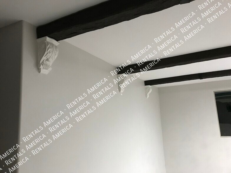 Building Photo - 11128 S 54th Ln