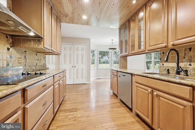 Building Photo - 11607 River Meadows Way