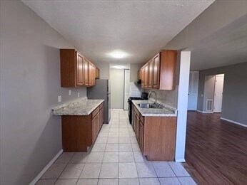 Building Photo - 68 Shrewsbury Green Dr