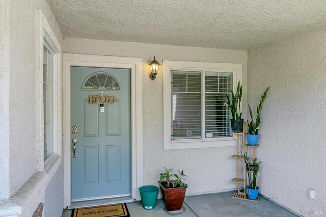 Building Photo - 3257 Vista Del Lago Way