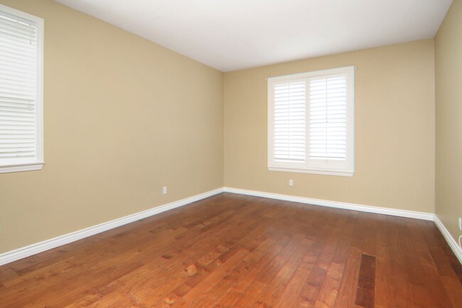 Building Photo - 1212 Lavendar Way