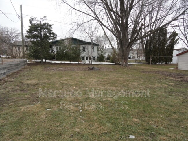 Building Photo - 546 Kelly St