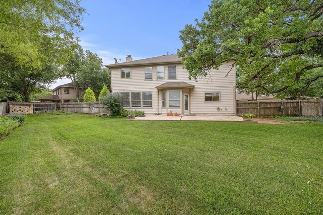 Building Photo - 1221 Boerne Dr