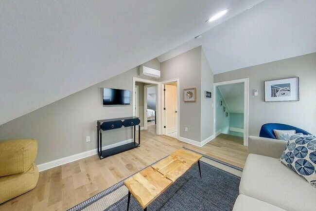 Building Photo - 30 Prospect Hill St