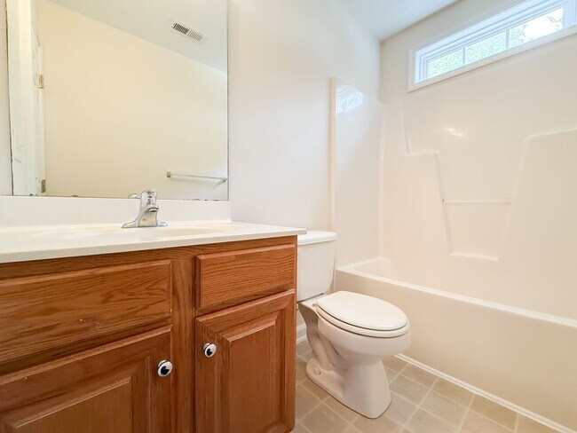 Building Photo - Classic 3 Bedroom Home In Knightdale!
