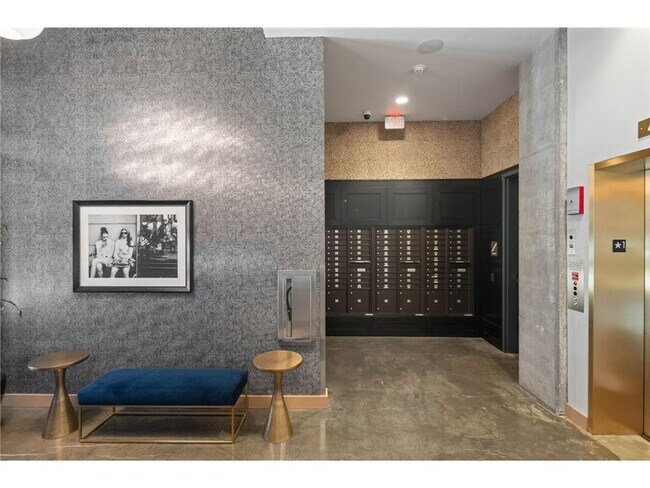 Building Photo - 728 N 3rd St