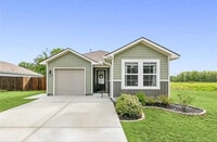 Building Photo - 33368 Hyacinth St