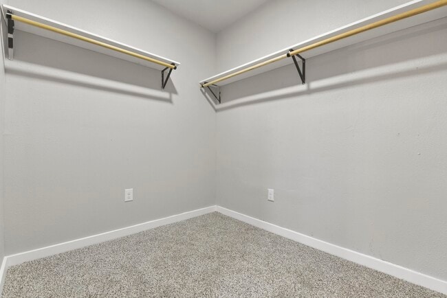 Building Photo - 6504 Canal St