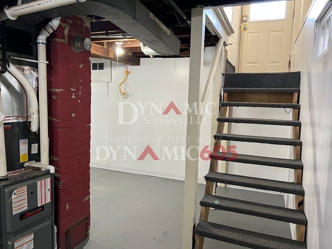 Building Photo - 4BD/2BA House with Double Garage by August...