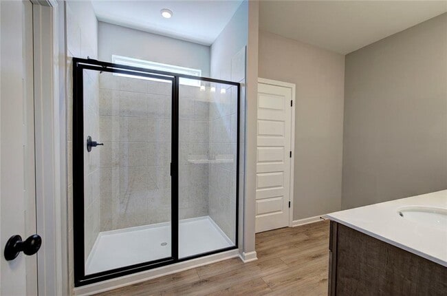 Building Photo - 401 Perth Dr