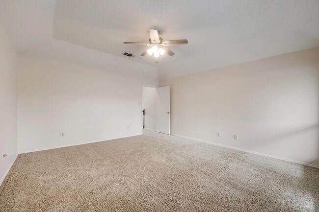 Building Photo - 500 Norwood Pl