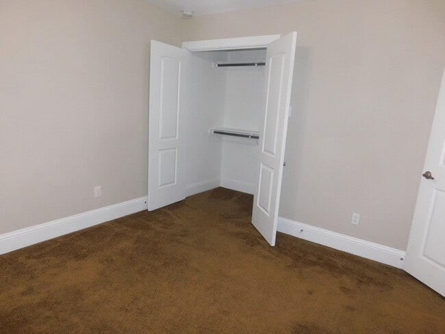 Building Photo - 4803 Forest Ct