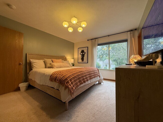 Building Photo - 9736 Flagstone Way