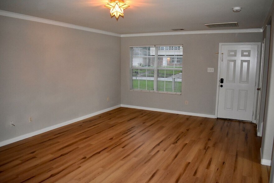 Building Photo - 410 Laurel Sage Dr
