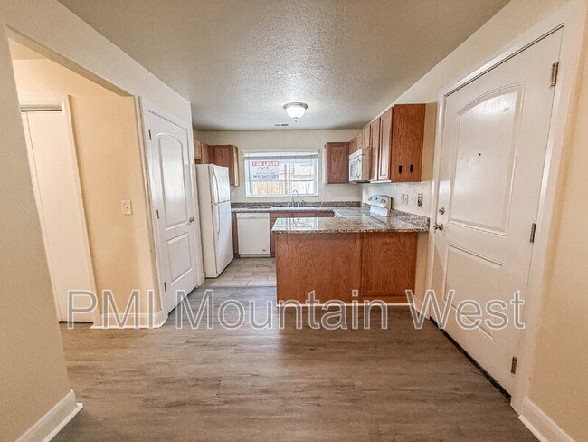 Building Photo - 2779 W 5525 S