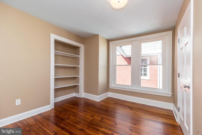 Building Photo - 739 S Matlack St