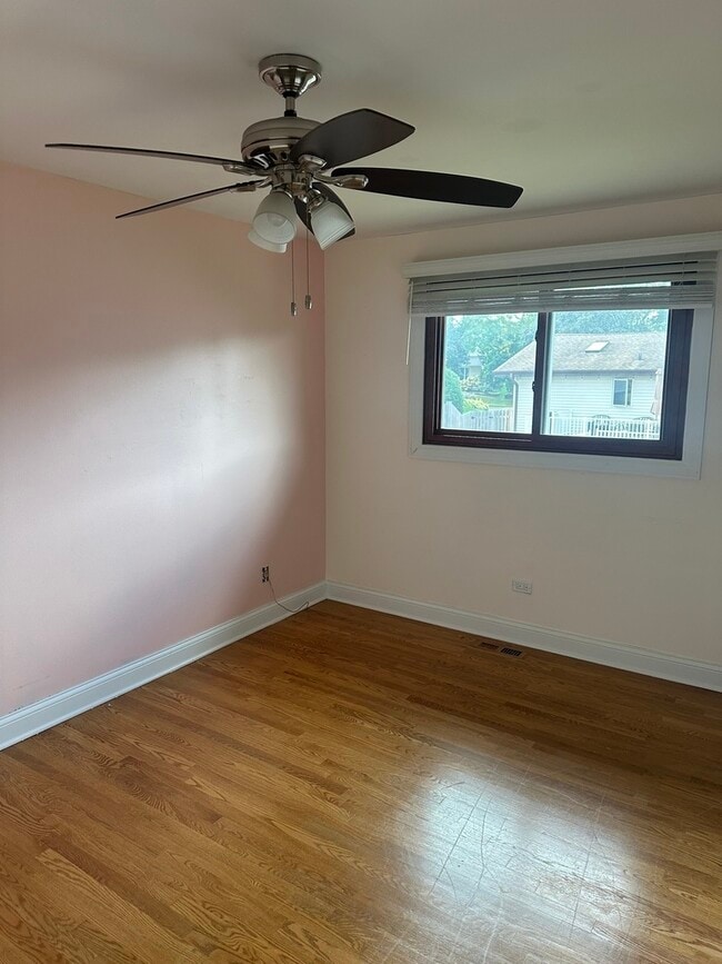 Building Photo - 1718 Valley Forge Pl