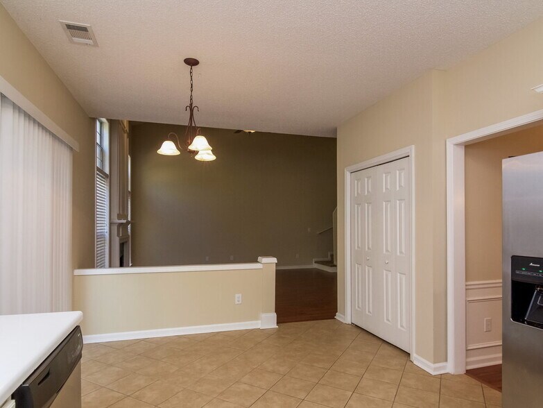 Building Photo - 3515 Ridgefair Dr