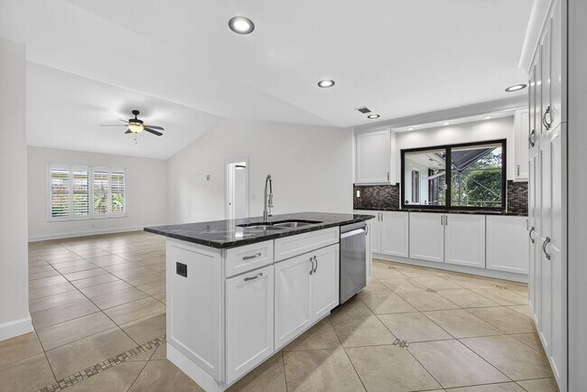 Building Photo - 1776 The 12th Fairway