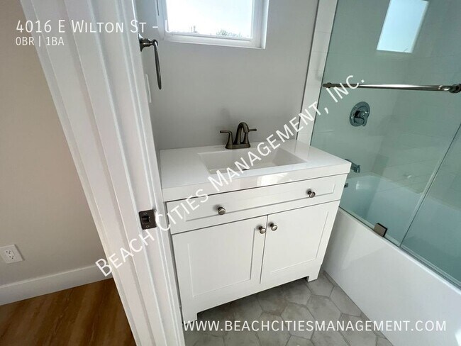 Building Photo - 4016 E Wilton St