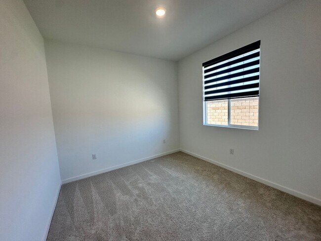 Building Photo - Brand New Home In Menifee with Backyard!