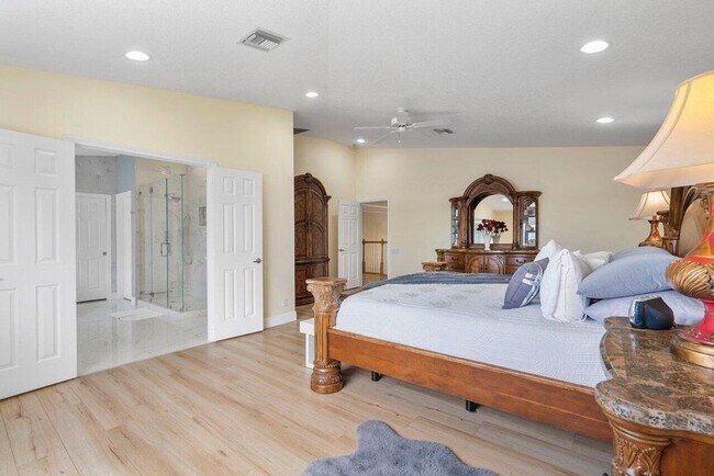 Building Photo - 10290 NW 60th Pl