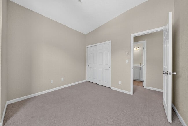 Building Photo - 385 Race St
