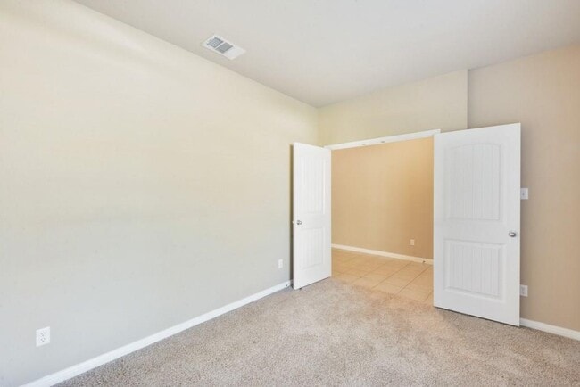 Building Photo - 163 Lone Tree Hollow